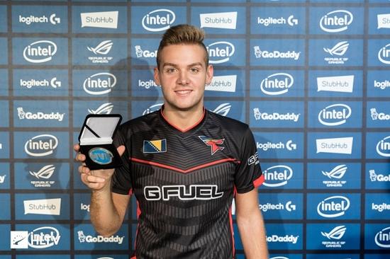 注意身体呀~BLG中野Rank训练至凌晨三点 全力备战决赛