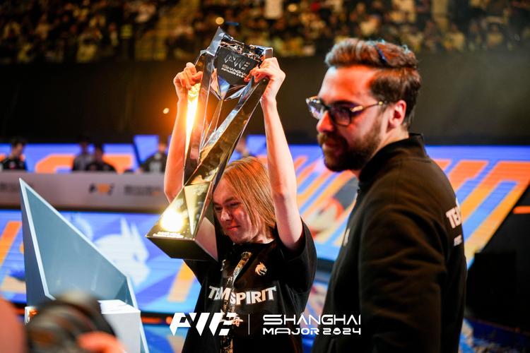 TES公布新赛季大名单：Tian、Rookie、Jackeylove三位冠军带队