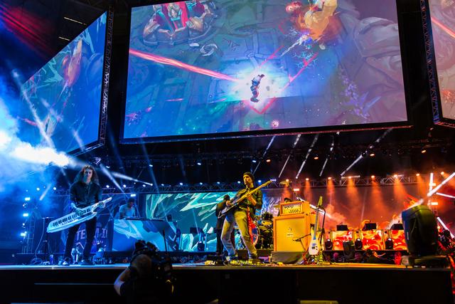 【战报】王者荣耀2020KPL秋季赛，WB.TS 3：0 上海EDG.M稳稳拿下